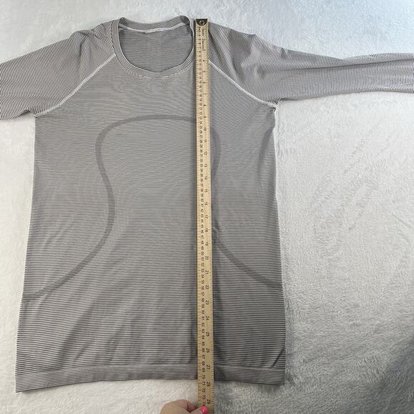 Lululemon Size 10 Run Swiftly Tech Long Sleeve Crew Tempo Stripe Black White - Picture 14 of 15